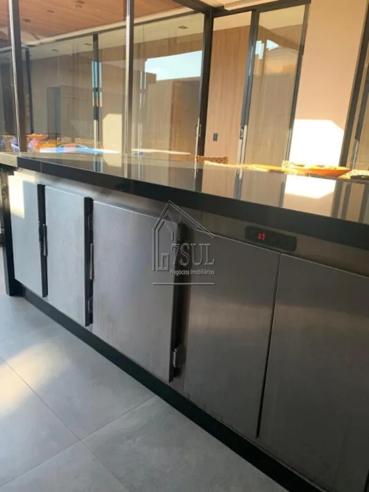 Casa, 3 quartos, 251 m² - Foto 1