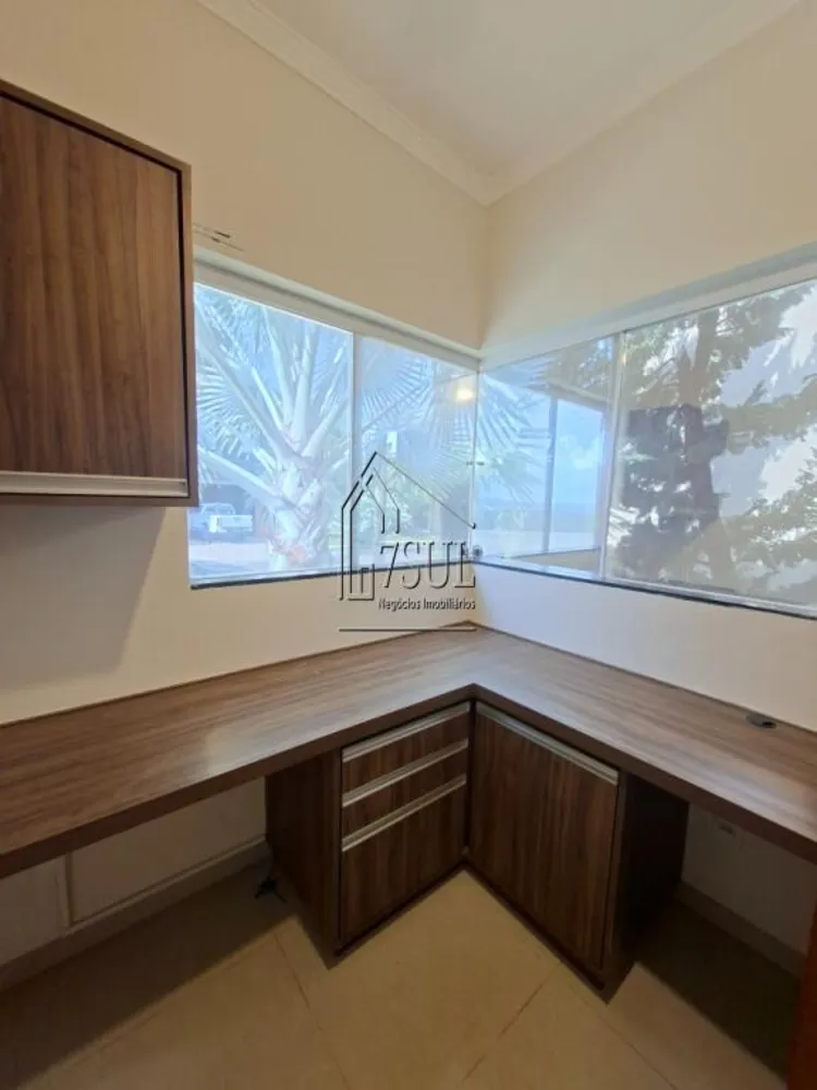 Casa, 4 quartos, 291 m² - Foto 1