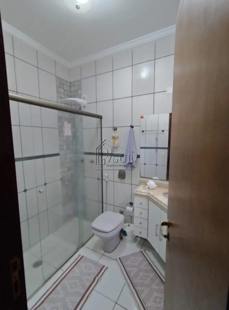 Casa, 4 quartos, 217 m² - Foto 1