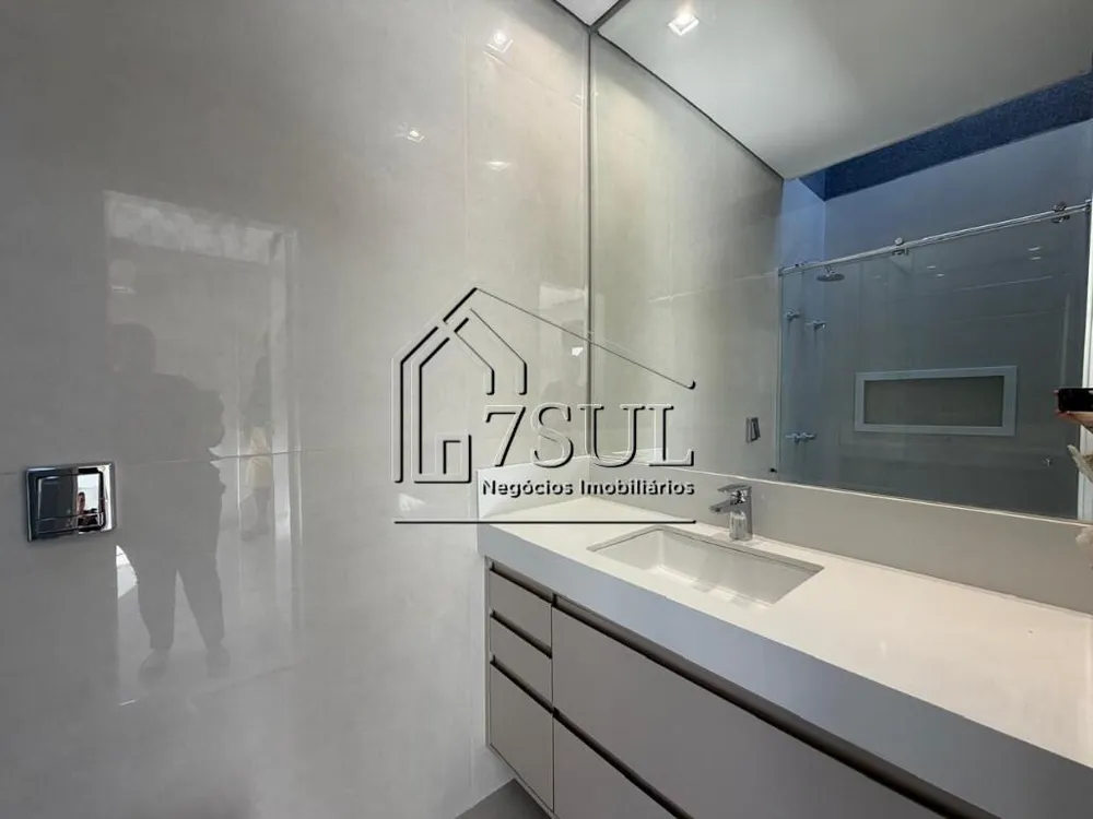 Casa, 3 quartos, 228 m² - Foto 1