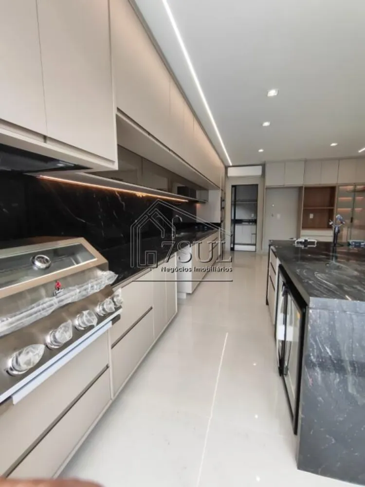 Casa, 3 quartos, 228 m² - Foto 2