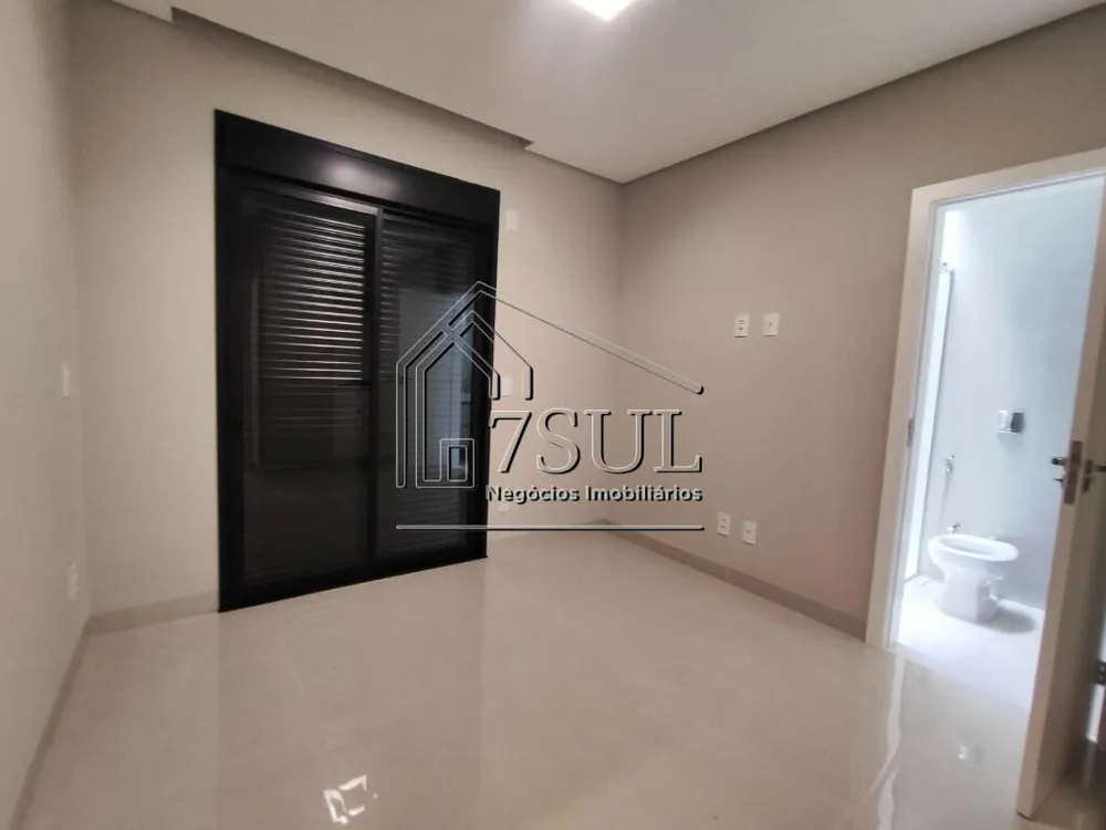 Casa, 3 quartos, 228 m² - Foto 2