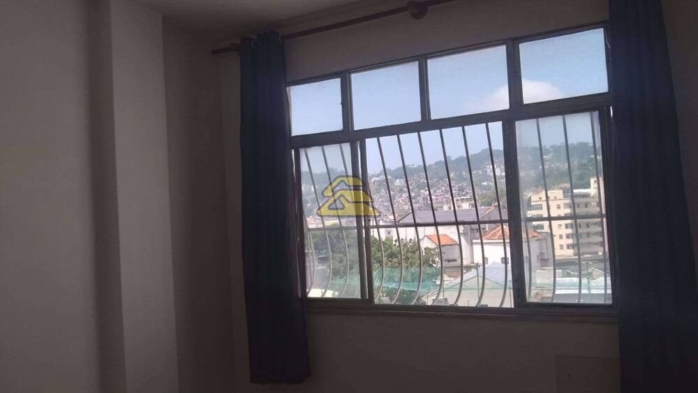 Apartamento à venda com 2 quartos, 66m² - Foto 2