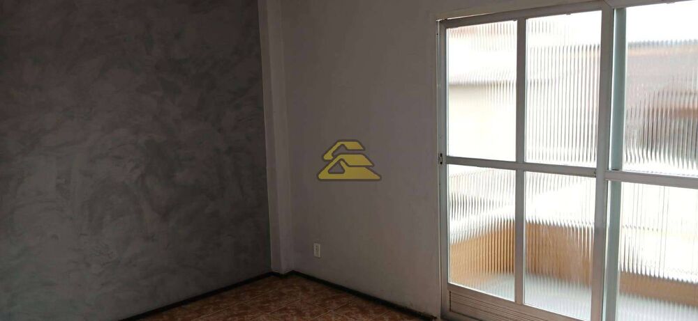 Apartamento à venda com 2 quartos, 75m² - Foto 2