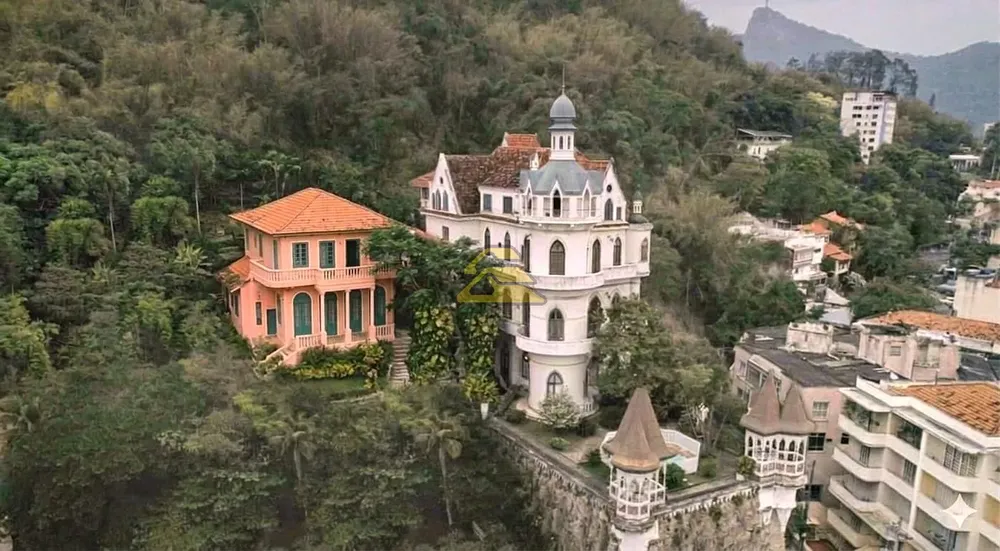 Casa, 5 quartos, 229 m² - Foto 1