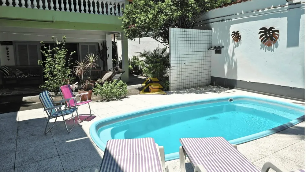 Casa, 6 quartos, 225 m² - Foto 1