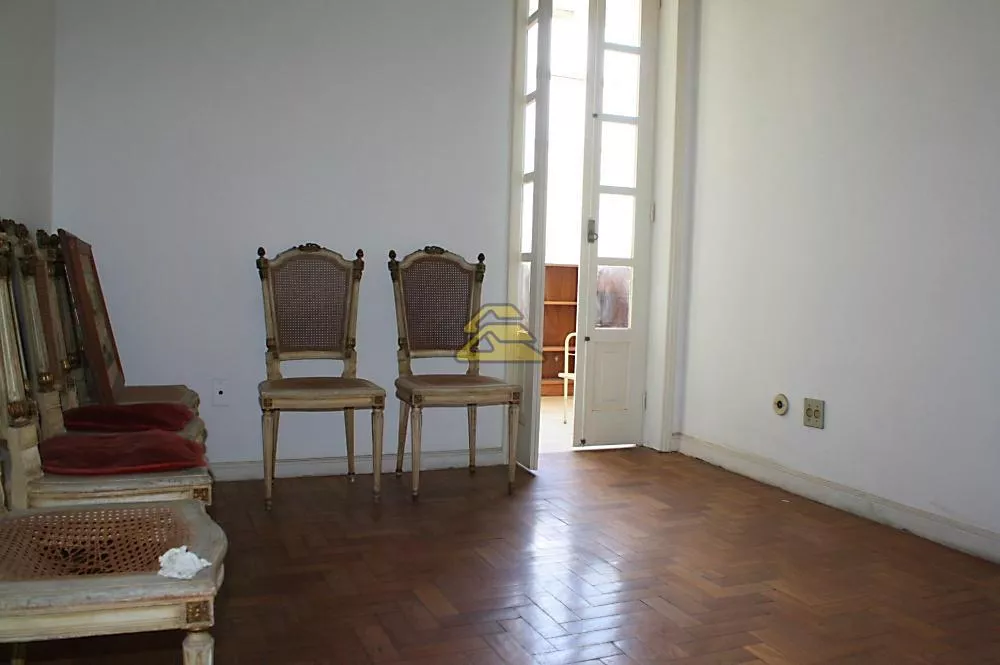 Apartamento à venda com 3 quartos, 135m² - Foto 4