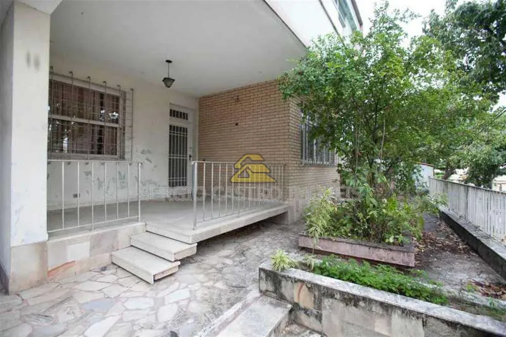 Casa, 6 quartos, 242 m² - Foto 2