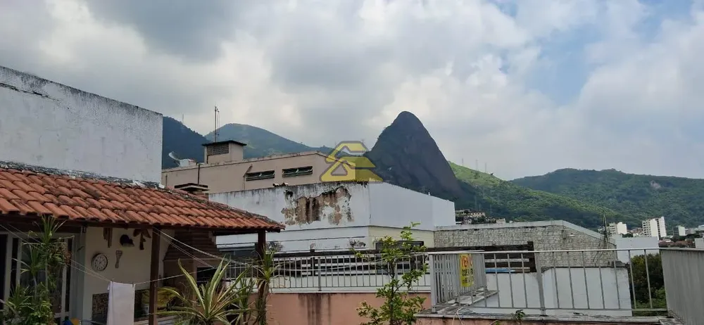 Cobertura, 3 quartos, 210 m² - Foto 2