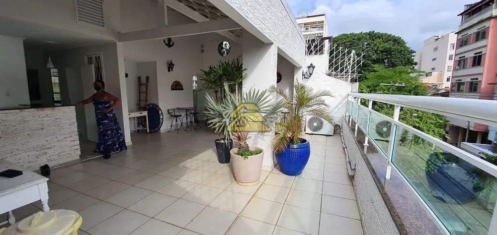 Casa, 5 quartos, 238 m² - Foto 2