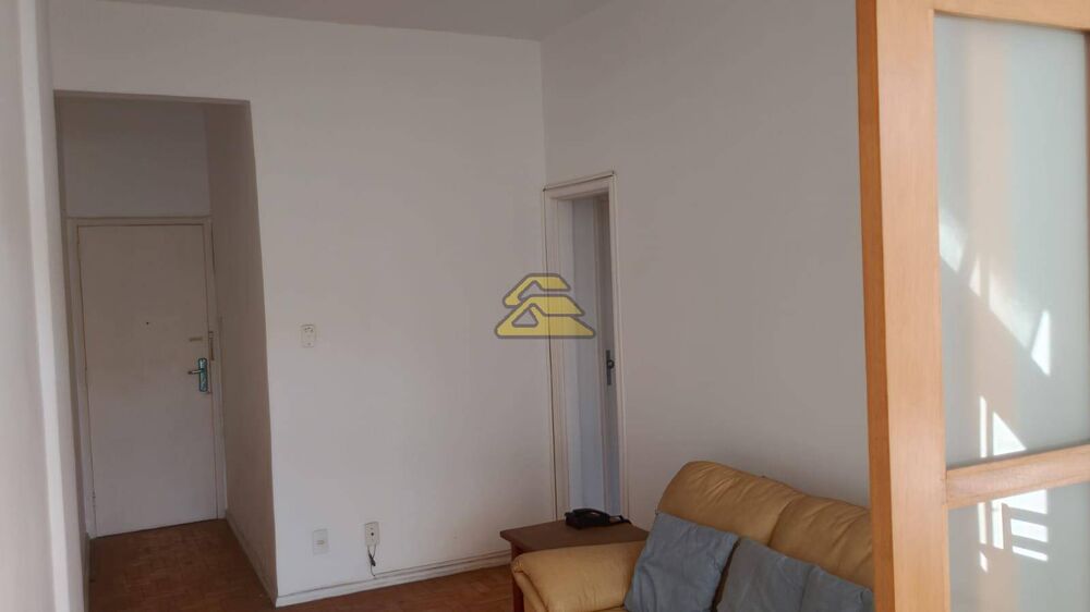 Apartamento à venda com 2 quartos, 68m² - Foto 3