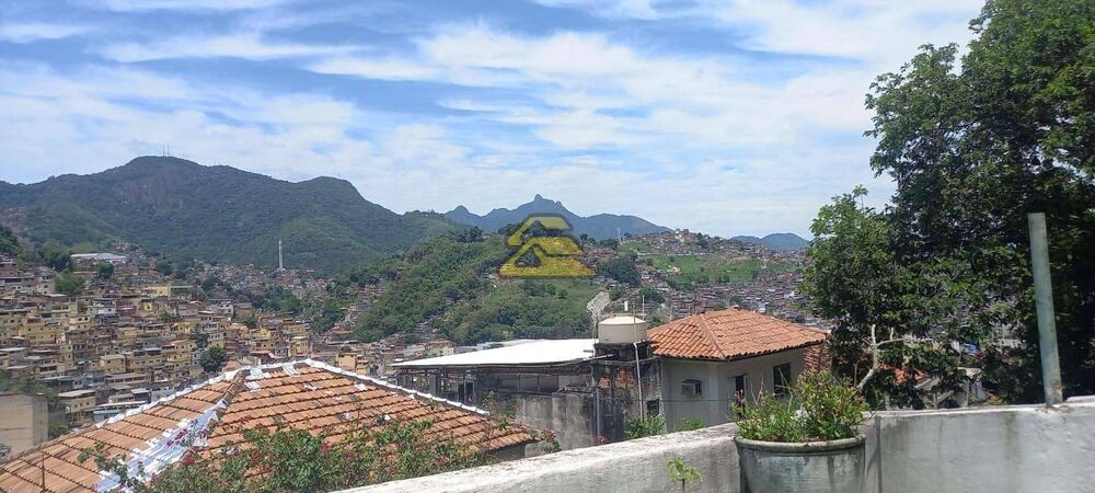 Casa à venda com 2 quartos, 61m² - Foto 12
