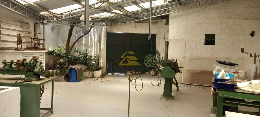 Casa à venda com 2 quartos, 61m² - Foto 2