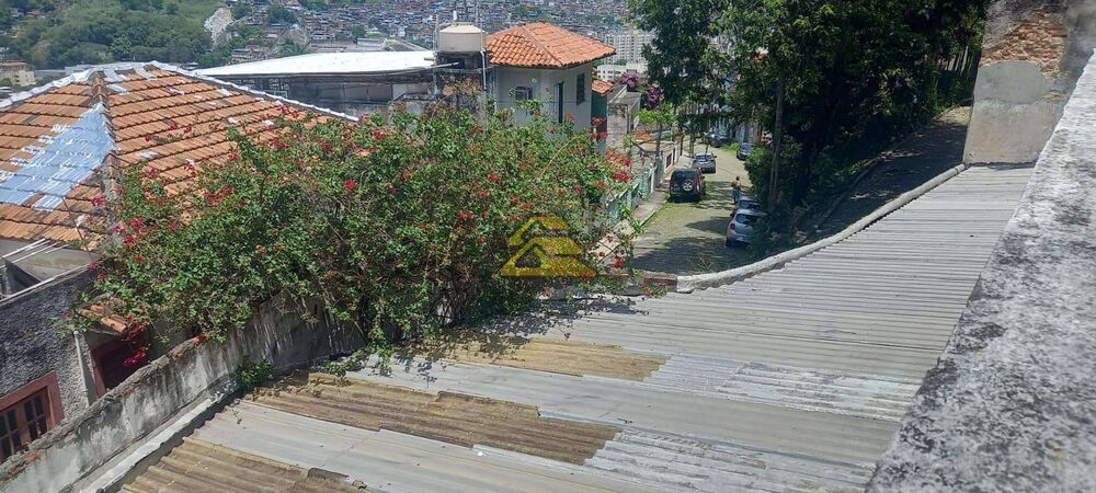 Casa à venda com 2 quartos, 61m² - Foto 10