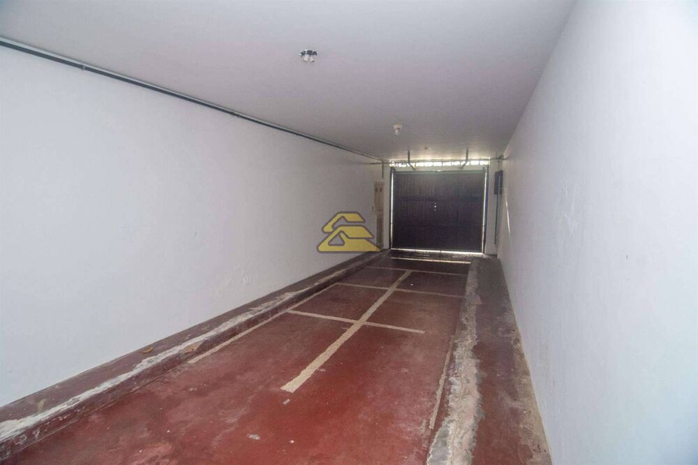 Casa à venda com 3 quartos, 263m² - Foto 13