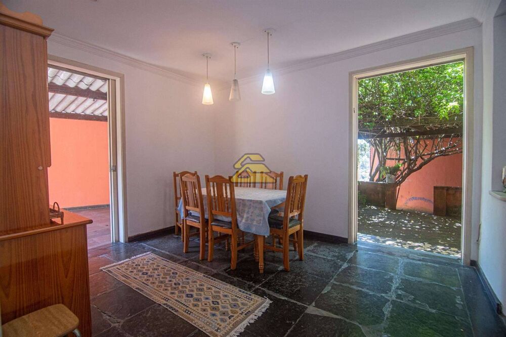 Casa à venda com 3 quartos, 263m² - Foto 14