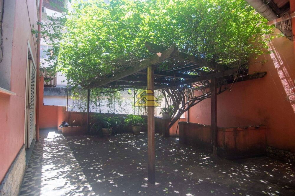 Casa à venda com 3 quartos, 263m² - Foto 20
