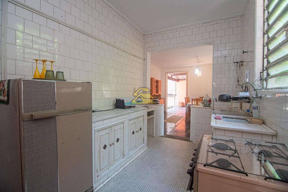 Casa à venda com 3 quartos, 263m² - Foto 16