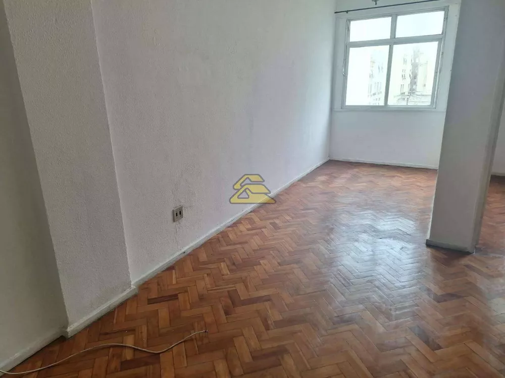 Apartamento à venda com 2 quartos, 65m² - Foto 1