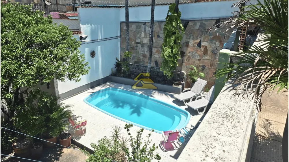 Casa, 6 quartos, 225 m² - Foto 2