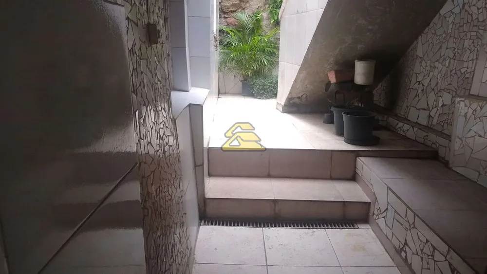 Casa, 6 quartos, 240 m² - Foto 6