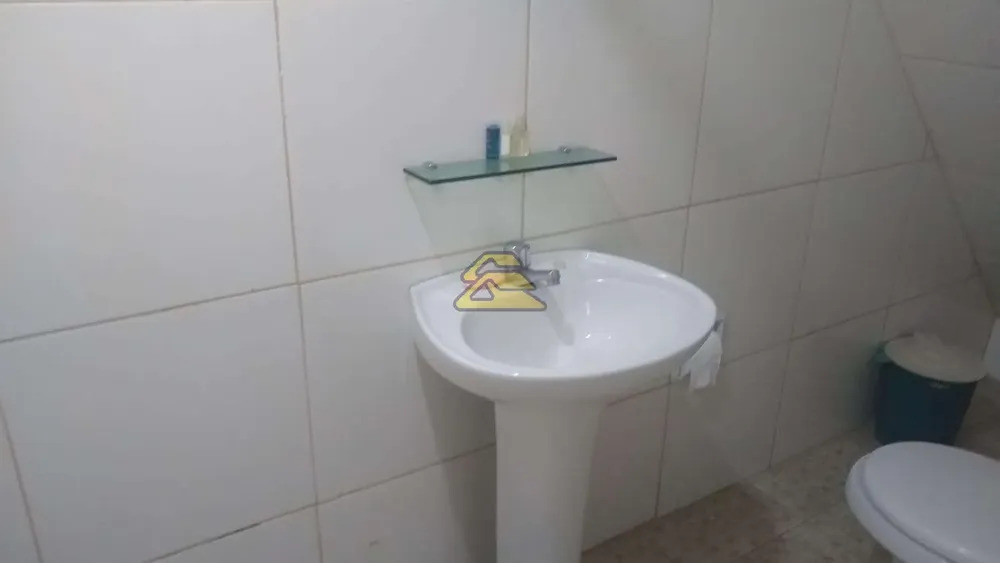 Casa, 6 quartos, 240 m² - Foto 2