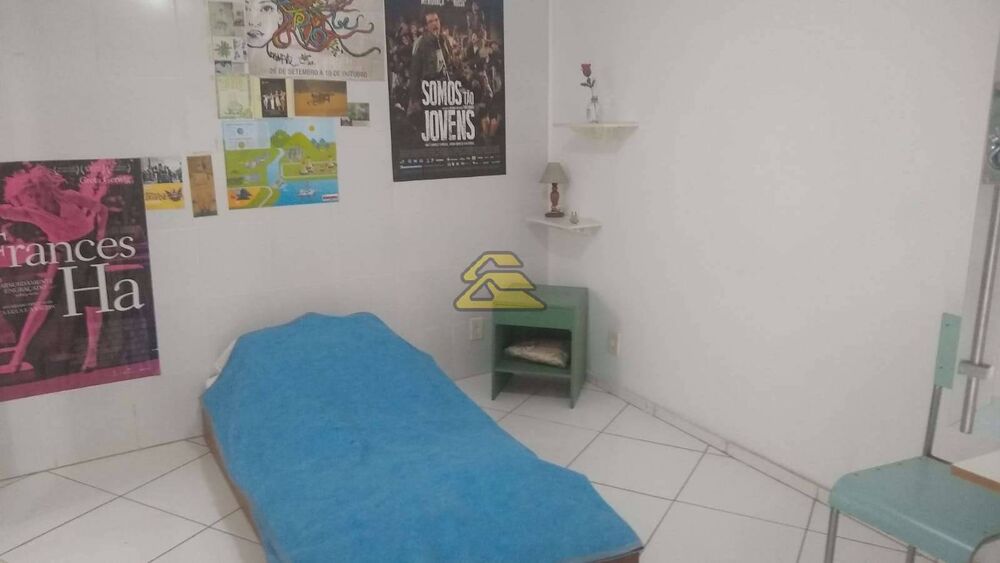 Casa, 6 quartos, 240 m² - Foto 13