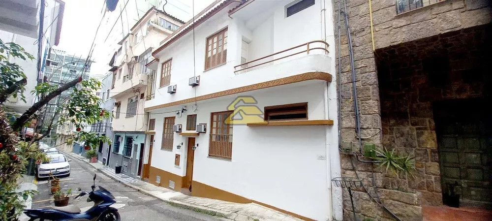 Casa, 8 quartos, 180 m² - Foto 1