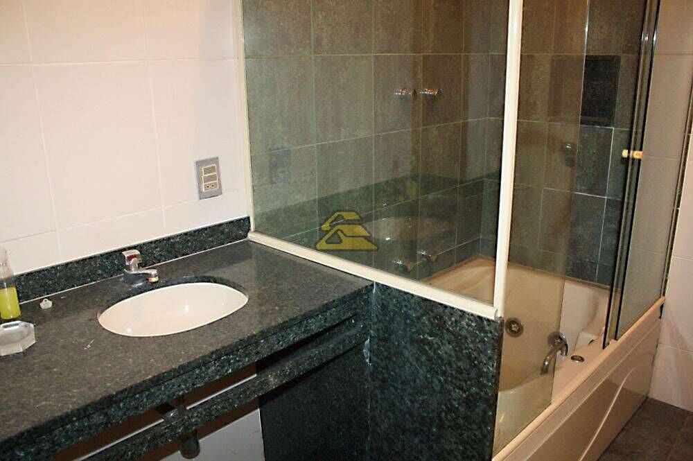 Apartamento à venda com 3 quartos, 233m² - Foto 6