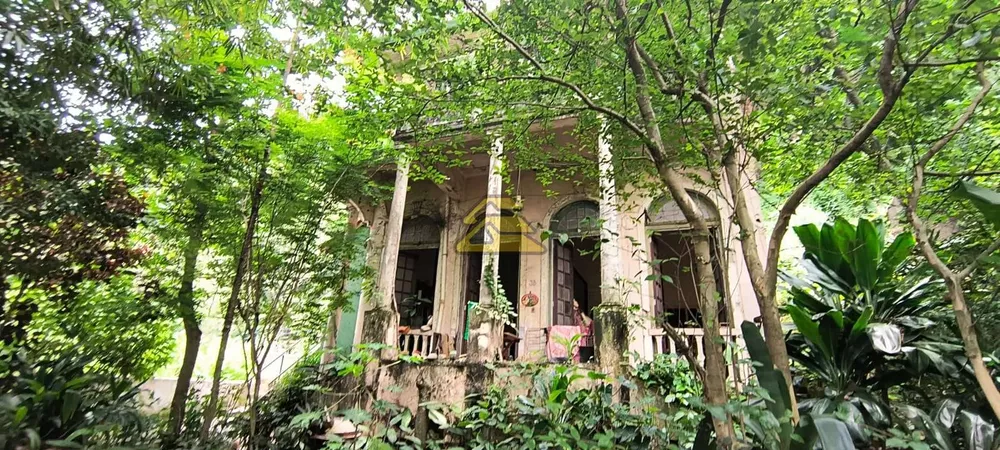 Casa, 5 quartos, 229 m² - Foto 1