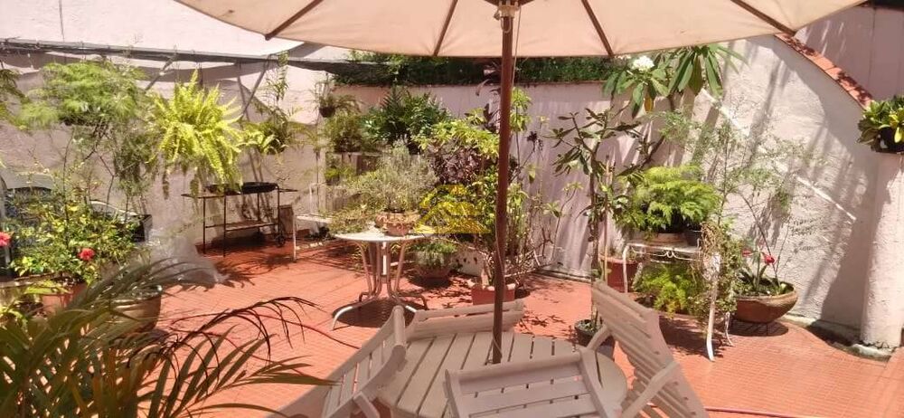 Casa, 6 quartos, 180 m² - Foto 1