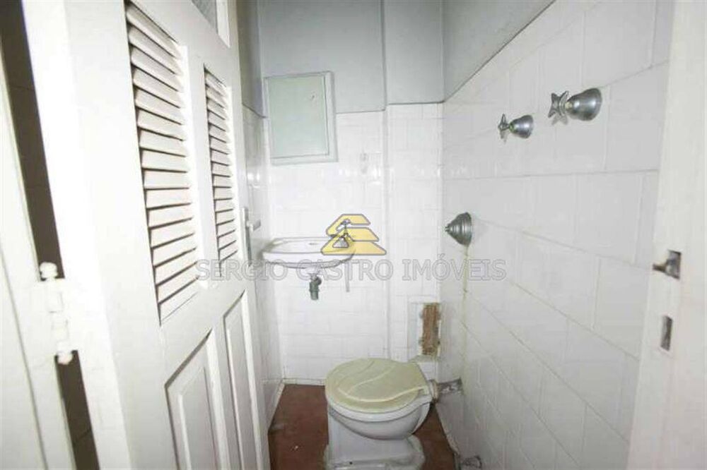 Casa, 6 quartos, 242 m² - Foto 1