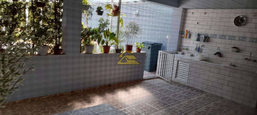 Casa à venda com 5 quartos, 348m² - Foto 17