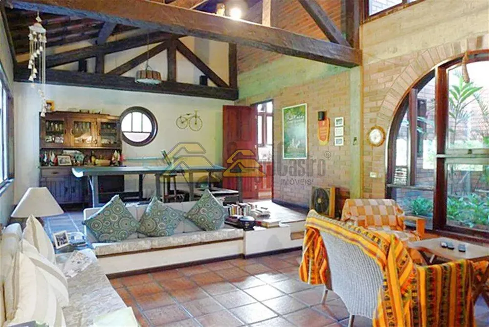 Casa, 3 quartos, 289 m² - Foto 1