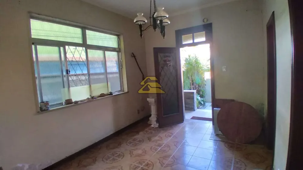 Casa, 4 quartos, 190 m² - Foto 1