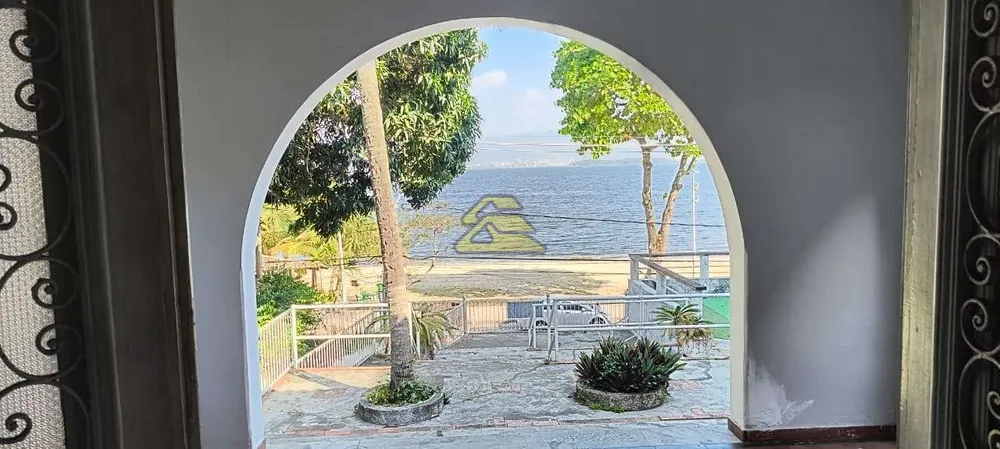 Casa, 3 quartos, 316 m² - Foto 1