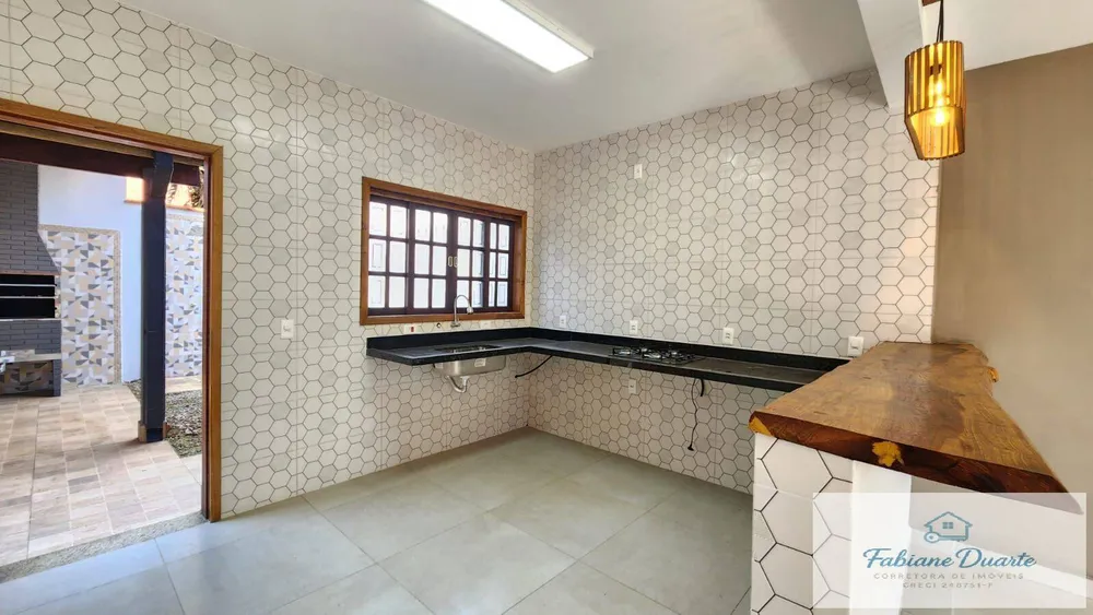 Casa, 6 quartos, 200 m² - Foto 1