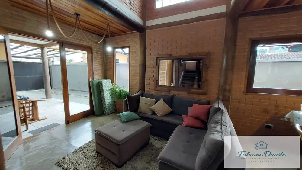 Casa, 4 quartos, 227 m² - Foto 2