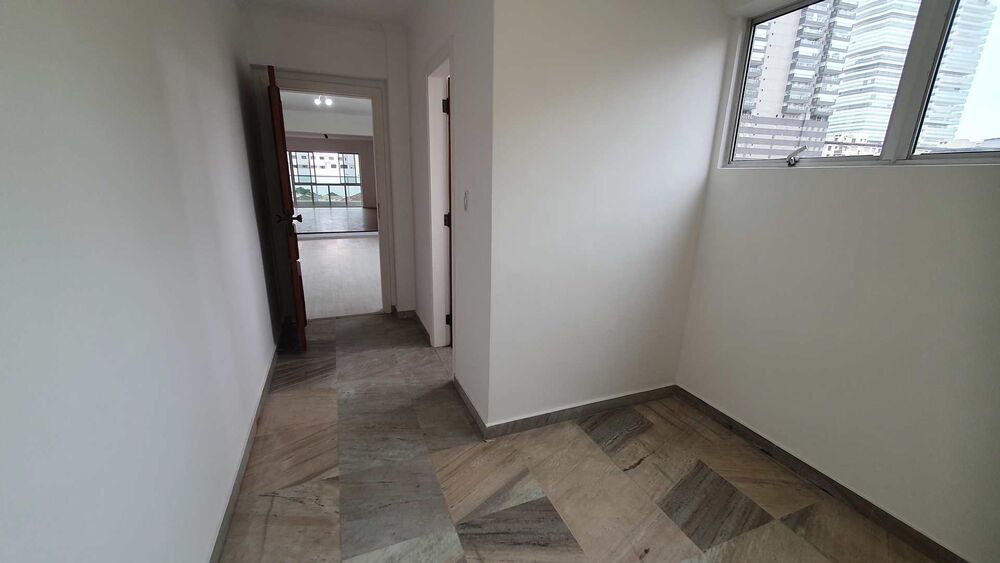Apartamento à venda com 3 quartos, 162m² - Foto 2
