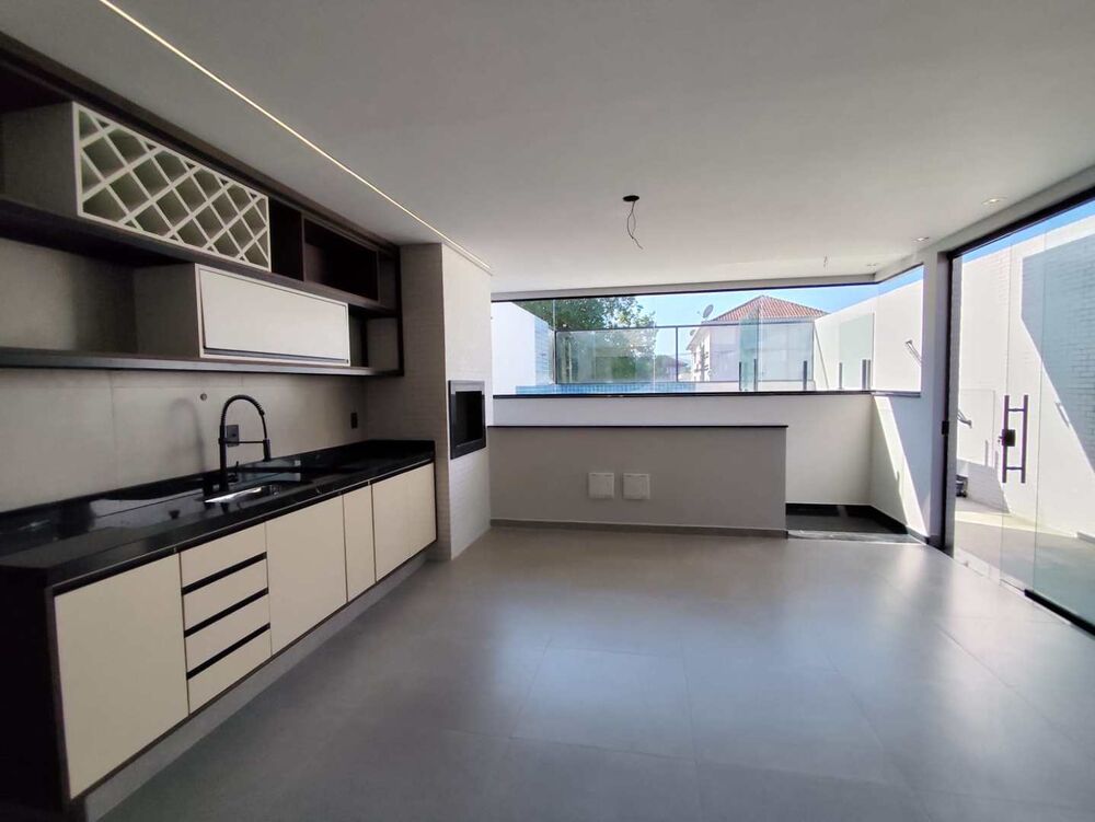 Casa, 4 quartos, 330 m² - Foto 2