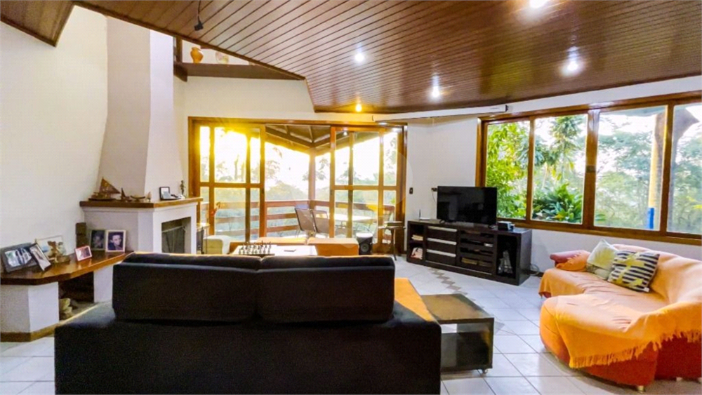 Casa de Condomínio à venda com 4 quartos, 350m² - Foto 5