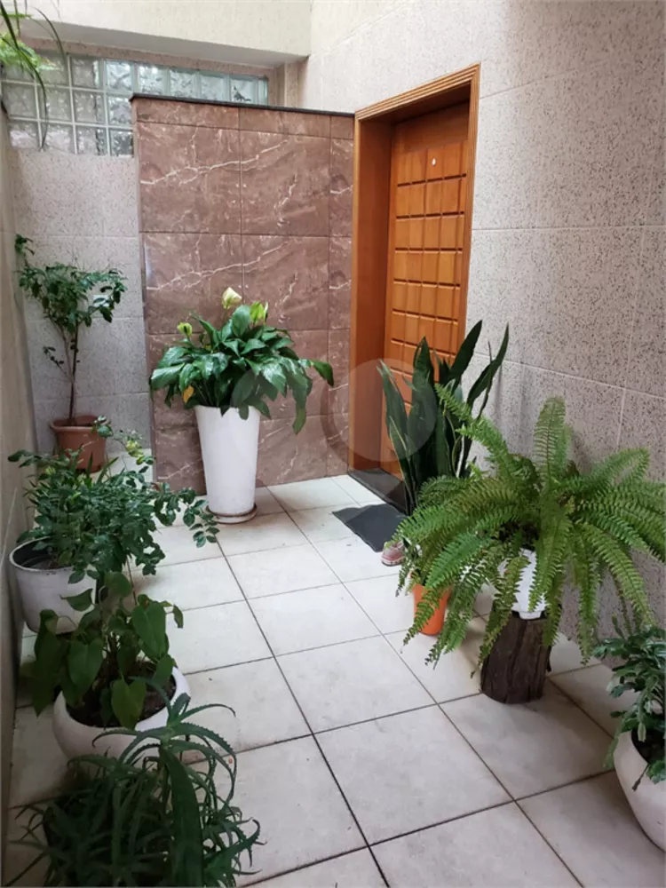 Sobrado à venda com 3 quartos, 185m² - Foto 1