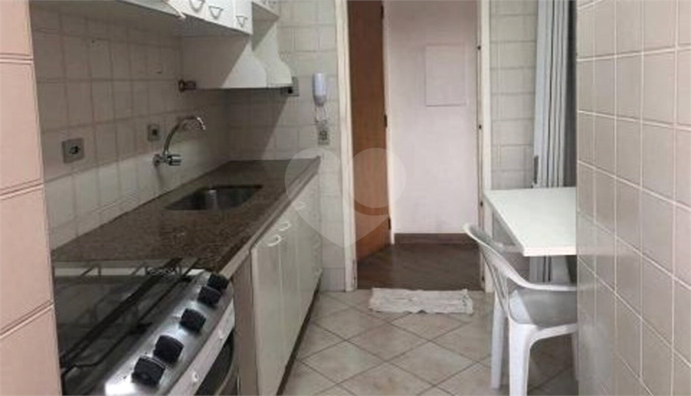 Apartamento à venda com 3 quartos, 65m² - Foto 2