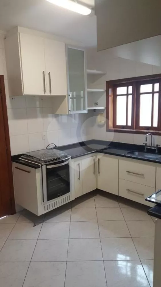 Sobrado à venda com 4 quartos, 176m² - Foto 2