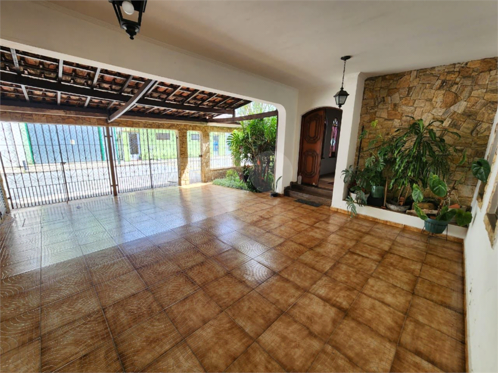 Sobrado, 4 quartos, 327 m² - Foto 2