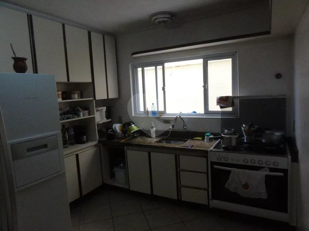 Sobrado à venda com 3 quartos, 206m² - Foto 1