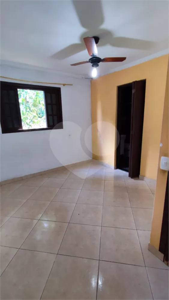 Casa à venda com 3 quartos, 139m² - Foto 2