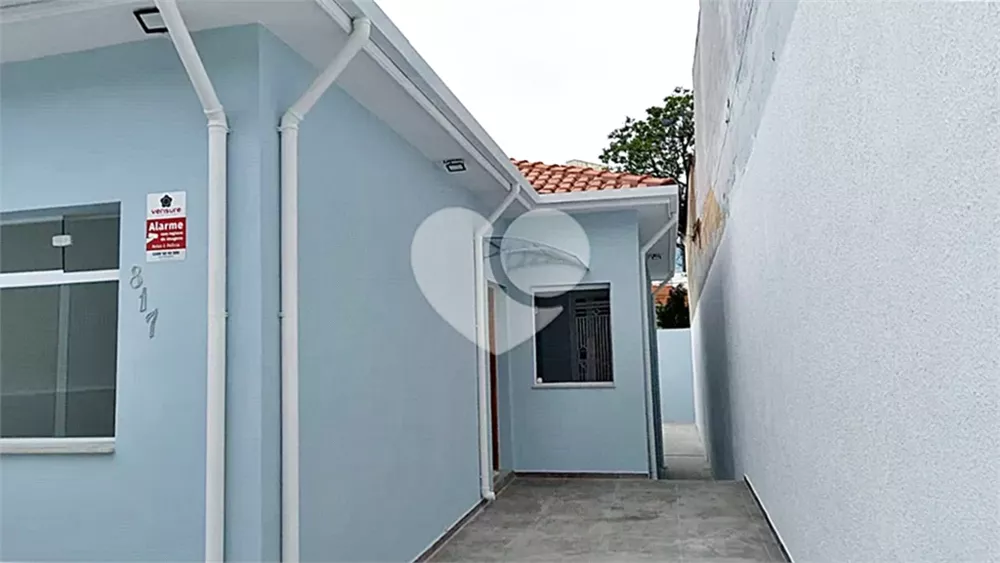 Casa à venda com 2 quartos, 70m² - Foto 1