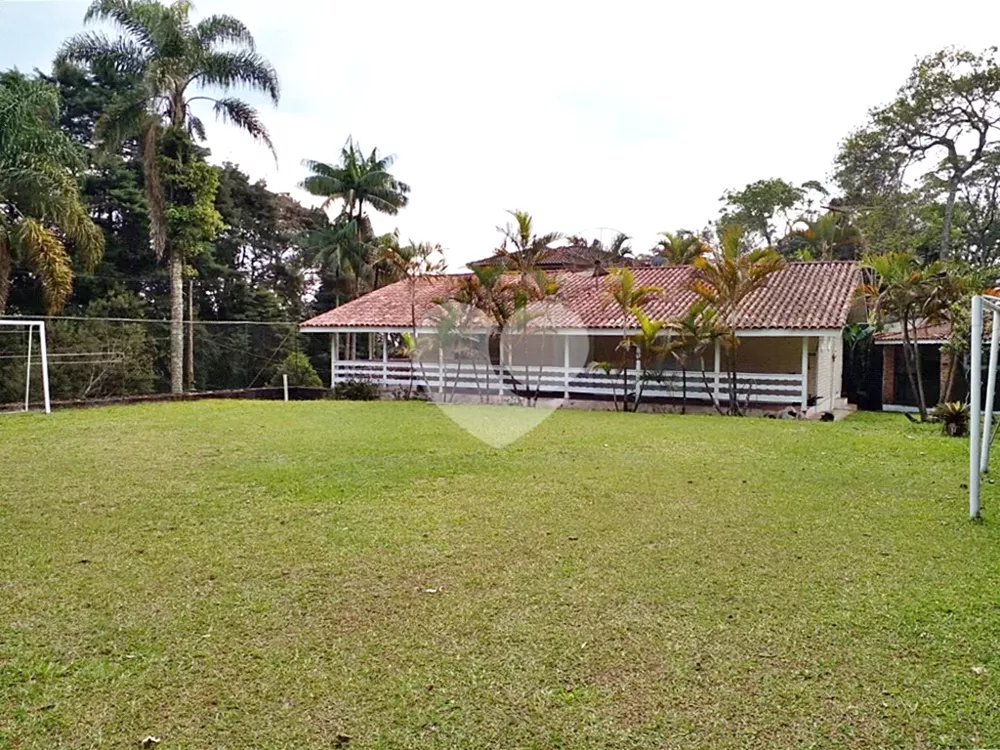 Casa de Condomínio à venda com 4 quartos, 240m² - Foto 1