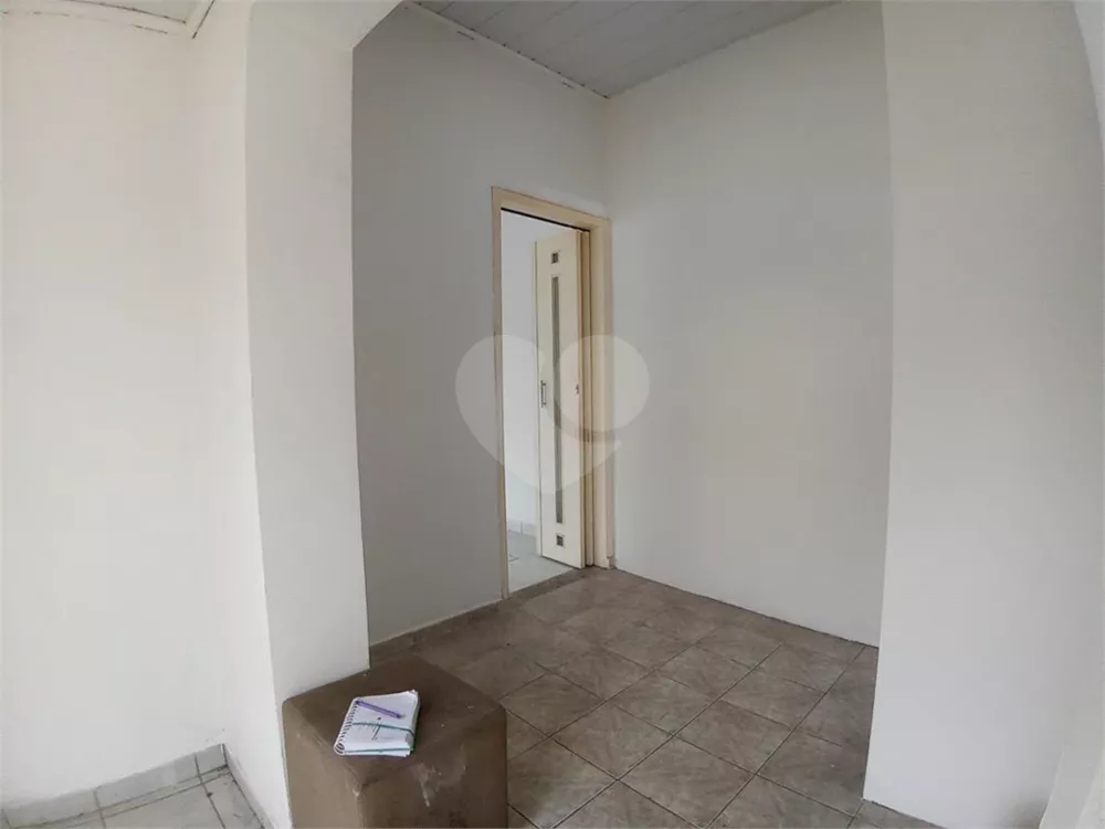 Casa à venda e aluguel com 3 quartos, 81m² - Foto 3